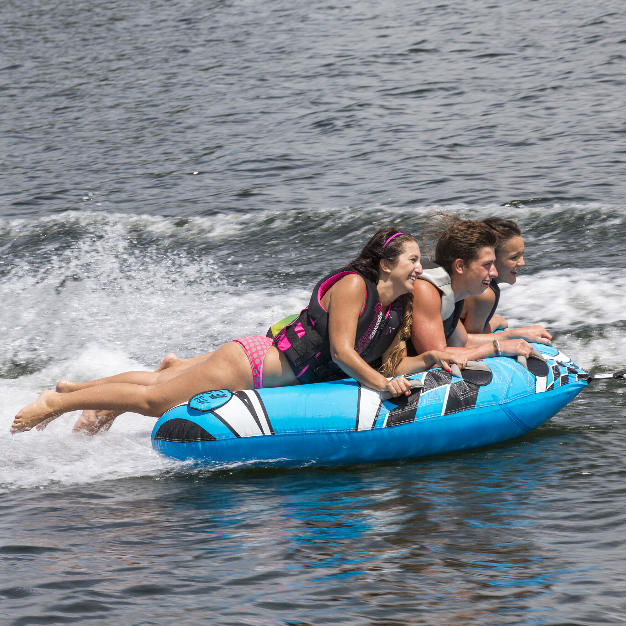 Connelly 2020 Cruzer 3-Person Towable Tube 4 Connelly 2020 Cruzer 3-Person Towable Tube